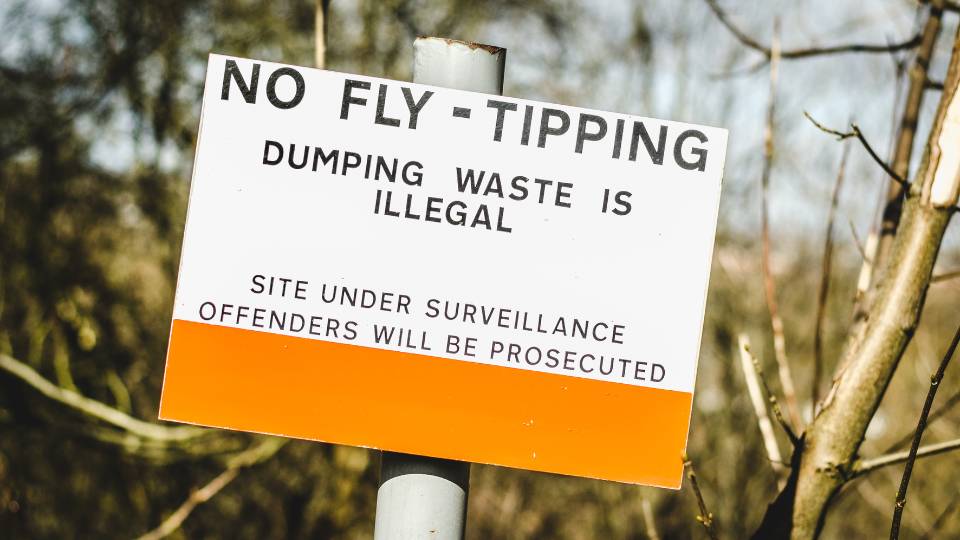 No fly-tipping sign