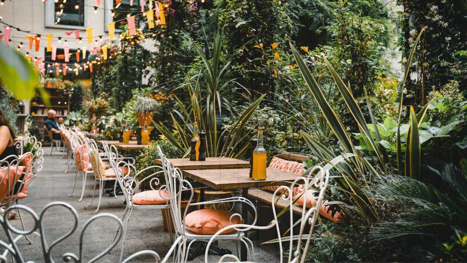 Restaurant outdoor terrace